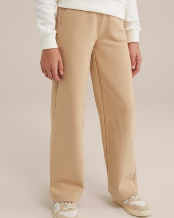 WE Fashion Loose fit Trousers in Beige: front