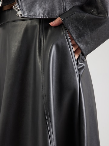 GUESS Rock 'Delores' in Schwarz