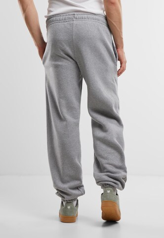 Urban Classics Loose fit Trousers in Grey