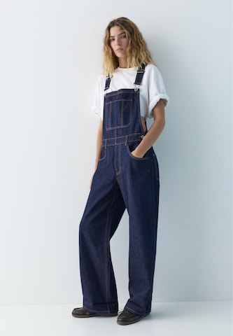 Pull&Bear Loosefit Latzjeans in Blau: Vorderseite