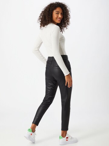 Coupe slim Pantalon à pince 'Poptrash' ONLY en noir