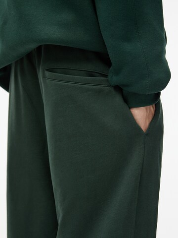 Pull&Bear Tapered Hose in Grün