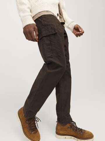 JACK & JONES Loosefit Cargobroek in Bruin