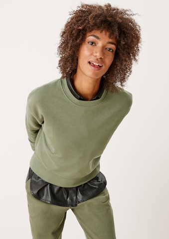 QS Sweatshirt in Groen: voorkant