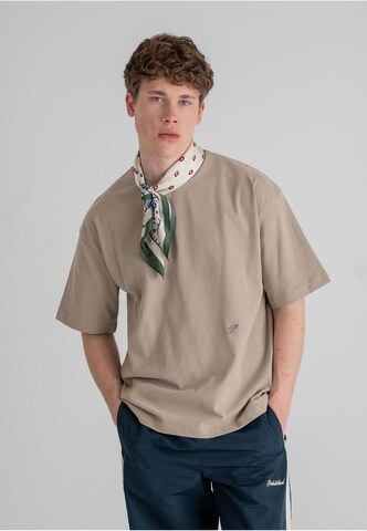 T-Shirt 'Hometown' Prohibited en gris : devant