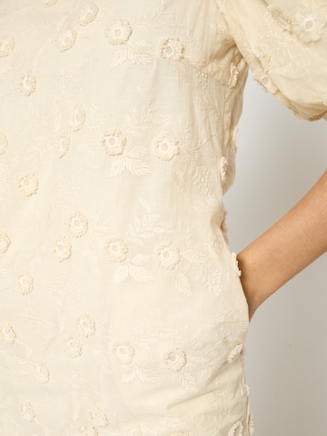 Robe 'Nerina' Peppercorn en beige