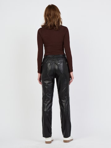 JCC Regular Broek in Zwart