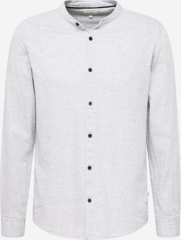 QS Slim fit Button Up Shirt in White: front