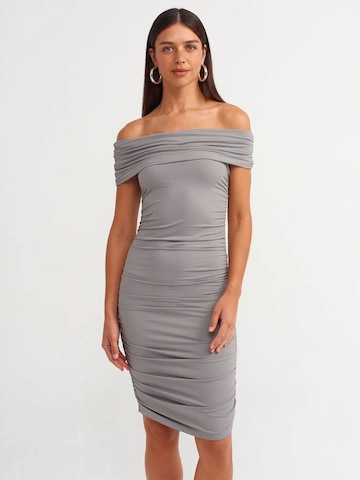Dilvin Dress in Grey: front