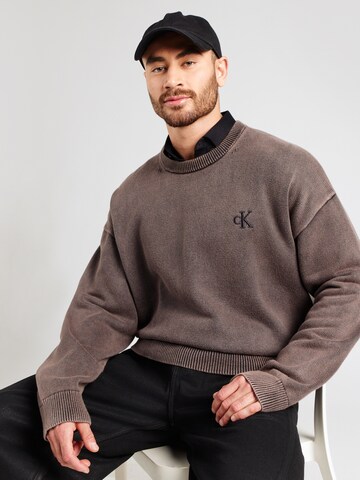 Pull-over Calvin Klein Jeans en marron : devant