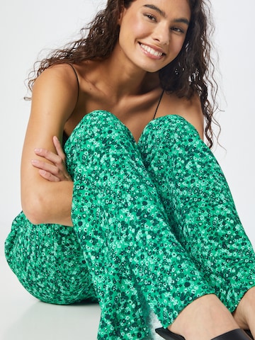 Nasty Gal - Perna larga Calças em verde