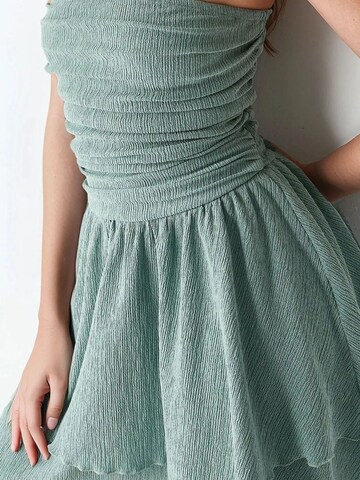 Hiccup Dress in Green