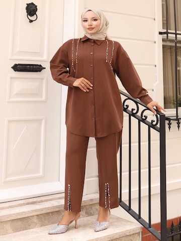 MODAMIHRAM Tunic in Brown: front