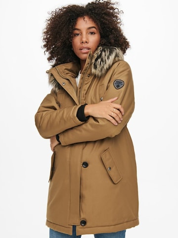 Only Maternity Winterparka 'Iris' in Bruin: voorkant