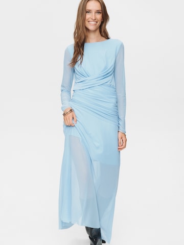 Robe de soirée 'Nucirri' NÜMPH en bleu : devant