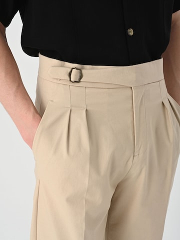 Antioch Regular Trousers in Beige