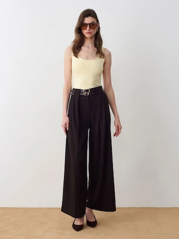 Top di Dilvin in giallo