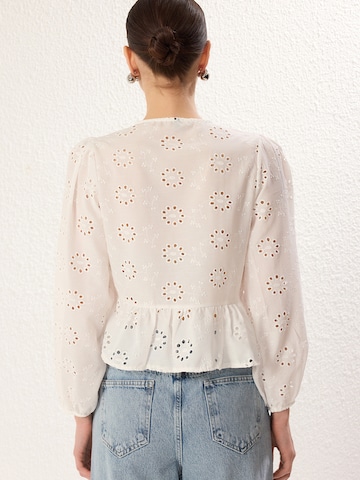 Trendyol Blouse in White