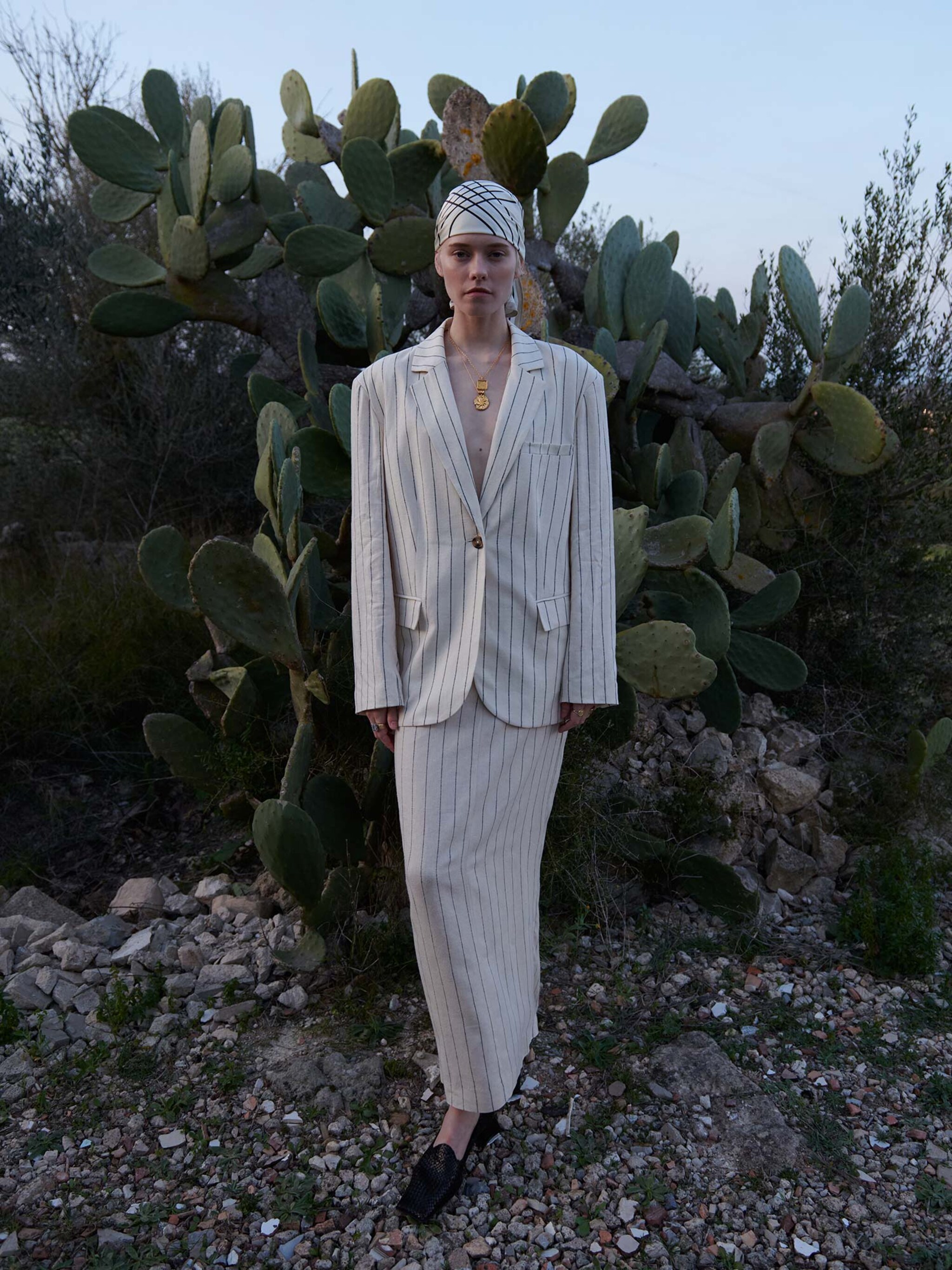 EDITED Producten Blazers 'Swintha' Beige