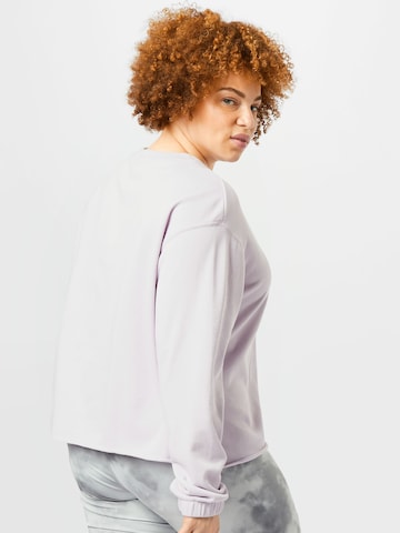 Nike Sportswear Sweatshirt 'Clash' in Lila