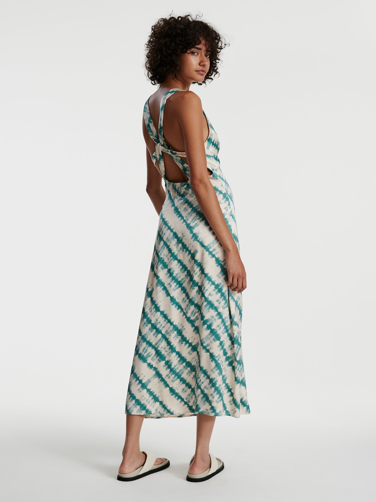 EDITED Produkte Kleid 'Clover' beige