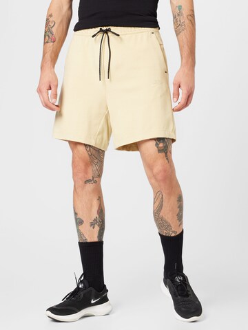 Nike Sportswear Loosefit Shorts in Gelb: Vorderseite