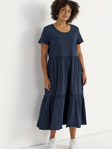 Cellbes of Sweden Kleid aus zerknittertem Baumwolljersey in Blau: Vorderseite