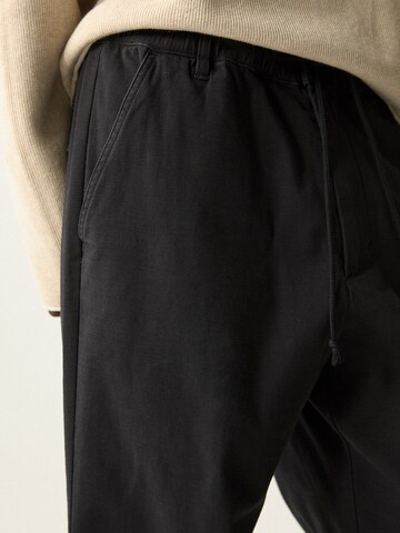 Pull&Bear Tapered Pants in Black