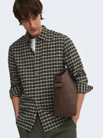 Coupe regular Chemise 'ONSGUDMUND' Only & Sons en noir
