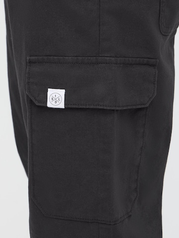 !Solid Tapered Cargobroek 'CAELAN' in Zwart
