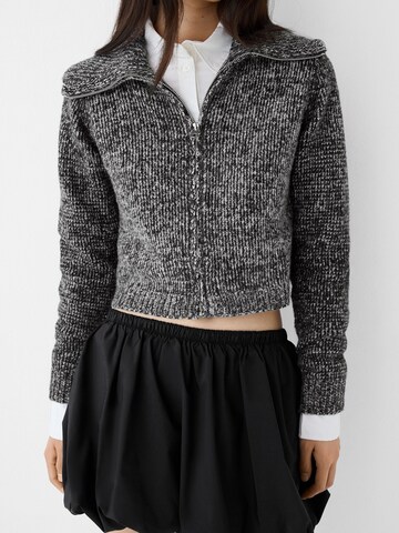 Bershka Strickjacke in Grau