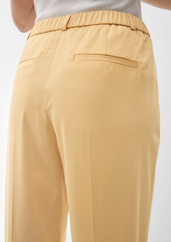 s.Oliver BLACK LABEL - Regular Calças chino em amarelo