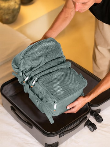 TRAVEL DUDE Matkakassi 'Hanging Packing Cube mit Kompression, Hängende Packwürfel für Rucksack und Koffer, Reise Regal in Schwarz' värissä hopea