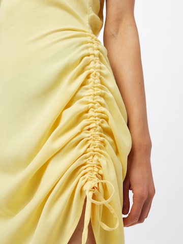 NU-IN Φόρεμα σε κίτρινο