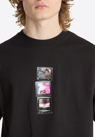 VANS Tričko 'Vee Tv' - Čierna