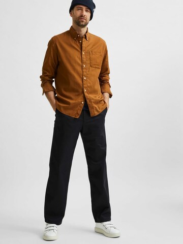 juoda SELECTED HOMME Laisvas „Chino“ stiliaus kelnės 'Salford'