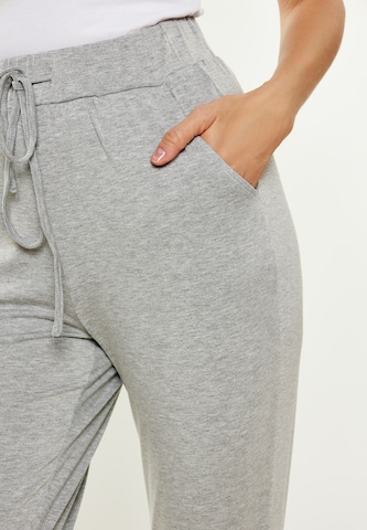 Usha - Tapered Pantalón 'Fashion Look' en gris