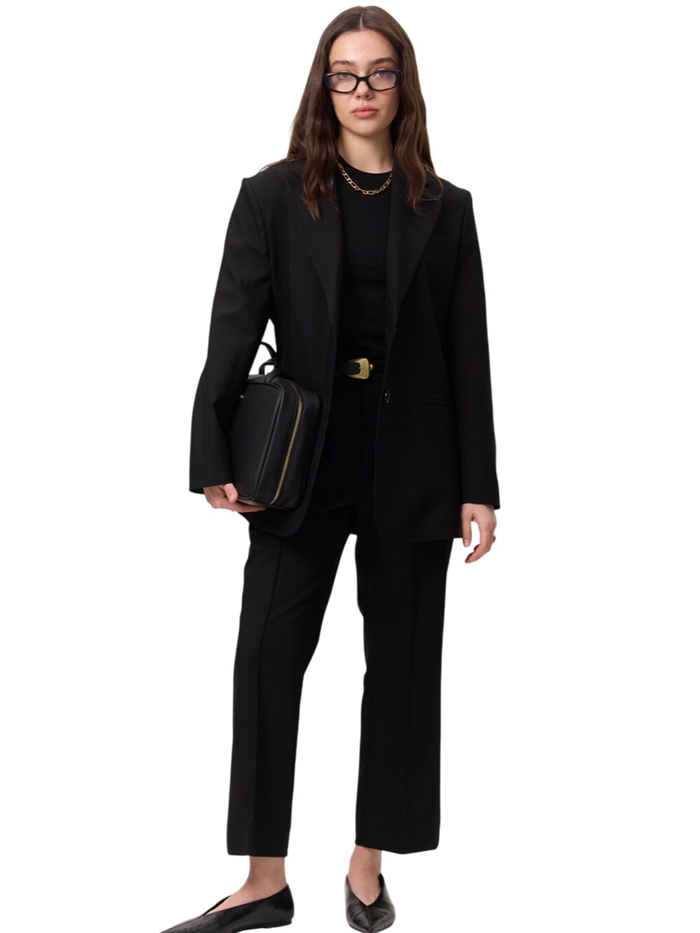 MANUKA Regular Trousers in Black
