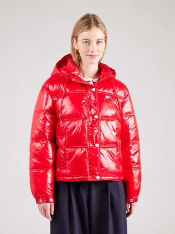 Veste d’hiver Tommy Jeans en rouge : devant