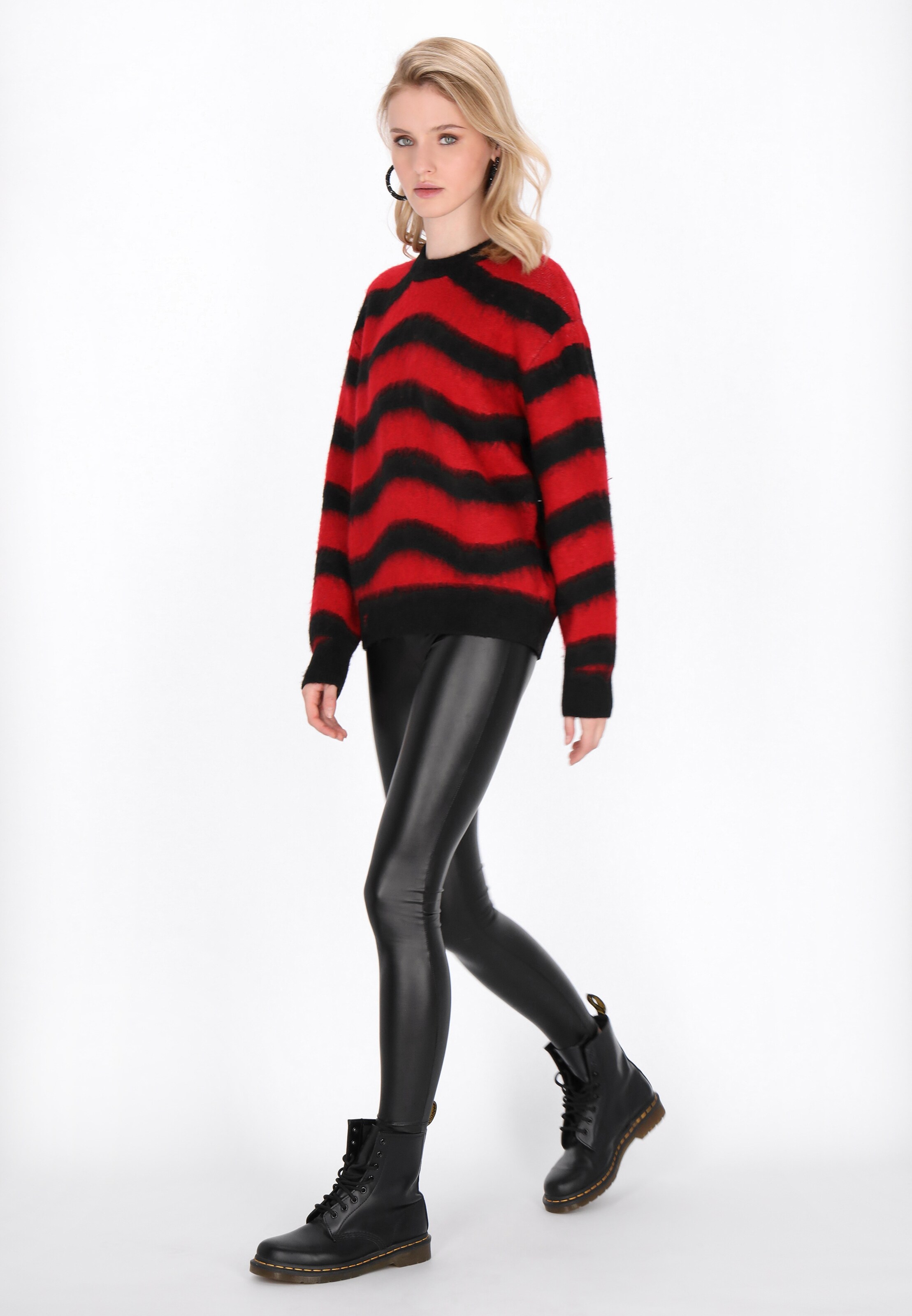 myMo ROCKS Sweater in Black