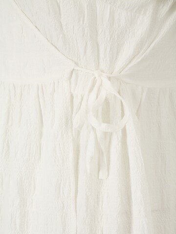 Robe Monki en blanc