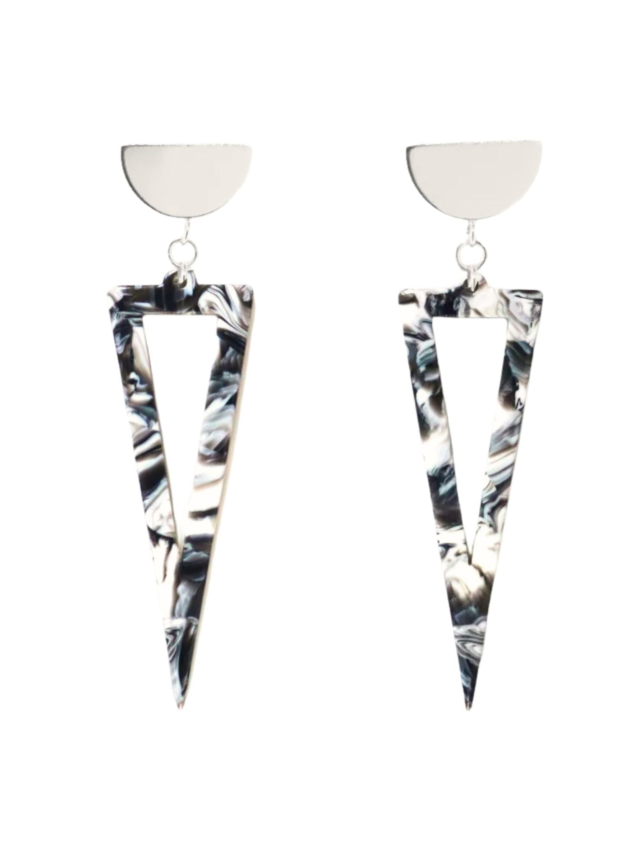 Fräulein Wunder Earrings 'Acetat Agnes' in Grey: front