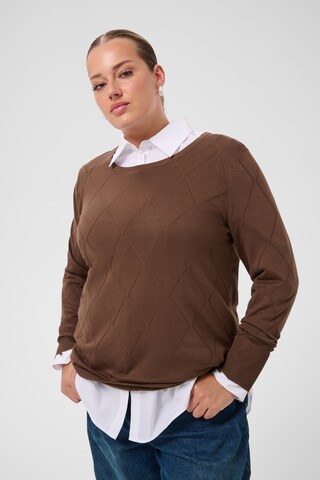 KAFFE CURVE Sweter 'Lizzy' w kolorze brązowy