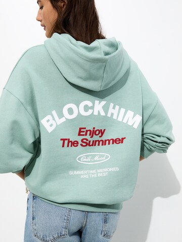 Pull&Bear Sweatshirt in Grün