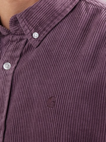 Carhartt WIP Regular Fit Paita 'Madison' värissä lila