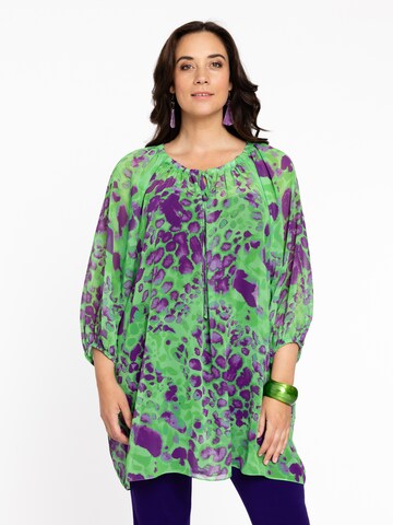 Yoek Tunic in Green: front