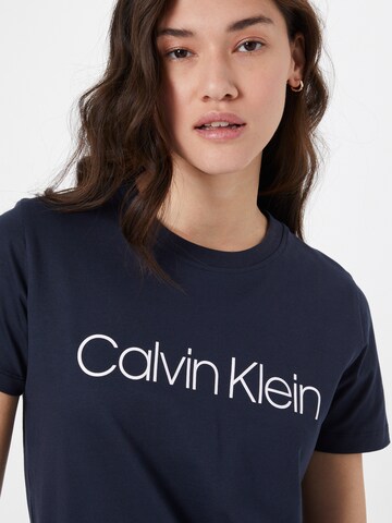 Tricou de la Calvin Klein pe albastru