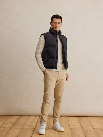 DAN FOX APPAREL - Colete 'Konrad' em preto