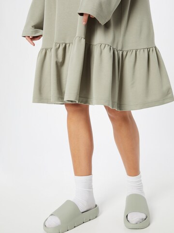 Robe 'Erina' WEEKDAY en vert