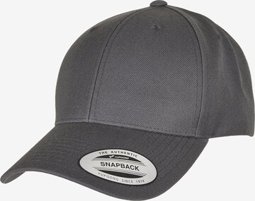 Casquette Flexfit en gris : devant